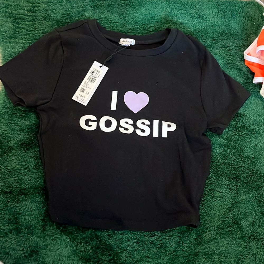 Brand new crop top from Garage. Size xs.